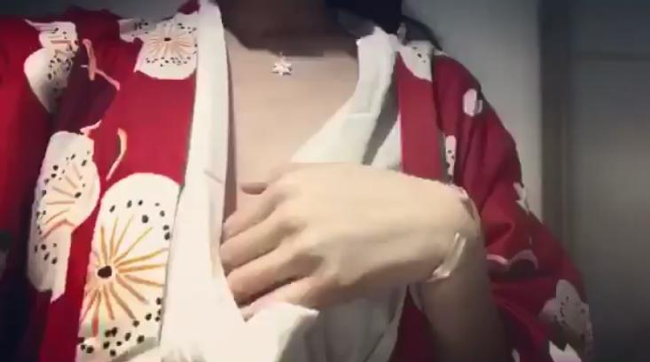 sex hentai anime Em cởi bộ kimono đỏ